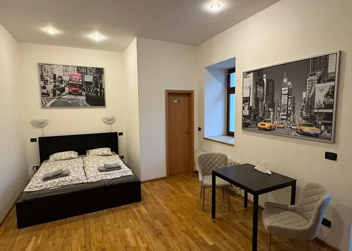 Cosy Studio With Terrace Near Florenc