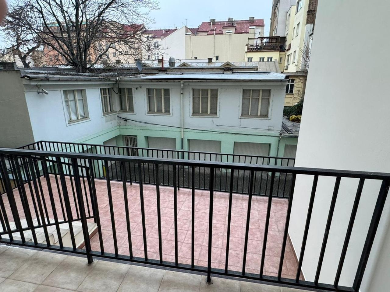 Cosy With Terrace Near Florenc Prague