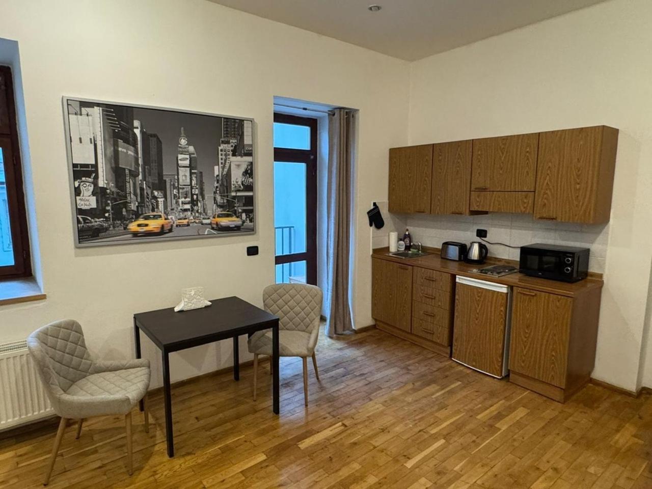 Apartment Cosy With Terrace Near Florenc